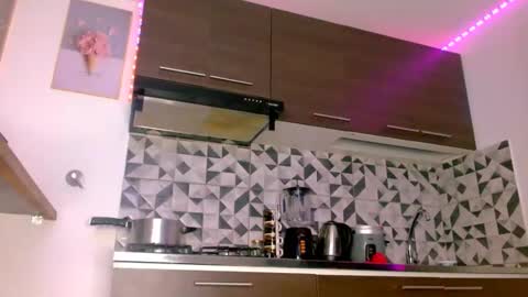 Snapshot of vanessa_brett chatting on February 24, 8:49 am VANESSA BRETT online show from February 24, 8:49 am