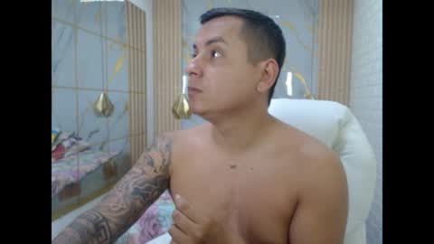 vanessa online show from May 22, 6:57 pm