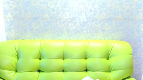 Snapshot of vanessa_florence chatting on June 5, 1:01 am RUSSIAN BARBIE BABE online show from June 5, 1:01 am