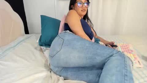 Snapshot of vanessa_fx chatting on November 6, 10:43 pm Vanessa online show from November 6, 10:43 pm