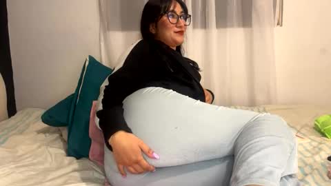 Snapshot of vanessa_fx chatting on January 9, 3:31 am Vanessa online show from January 9, 3:31 am