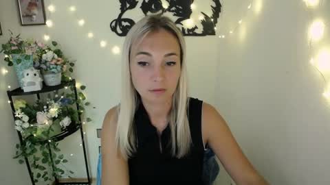 Snapshot of vanessa_joy_ chatting on July 2, 9:48 am Vanessa online show from July 2, 9:48 am