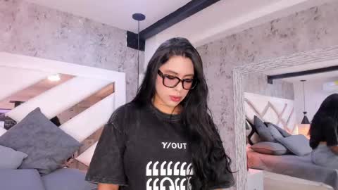 Snapshot of vanessa_rain_ chatting on May 16, 7:23 pm Vanessa online show from May 16, 7:23 pm