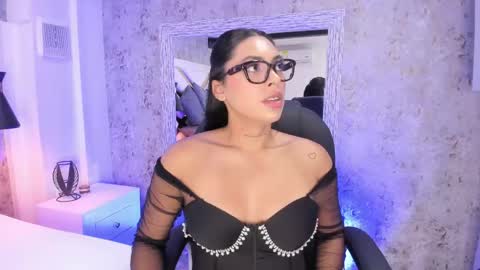 Snapshot of vanessa_rain_ chatting on May 21, 7:32 pm Vanessa online show from May 21, 7:32 pm