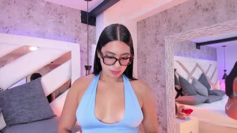 Snapshot of vanessa_rain_ chatting on May 27, 8:39 pm Vanessa online show from May 27, 8:39 pm