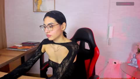 Snapshot of vanessaboch chatting on May 18, 7:41 pm Vanessa online show from May 18, 7:41 pm