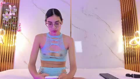 Snapshot of vanessaboch chatting on July 14, 7:19 pm Vanessa online show from July 14, 7:19 pm