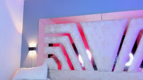 vanessaduval online show from February 11, 4:50 am