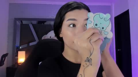 vanessaduval online show from February 27, 8:20 pm