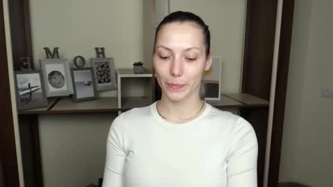 Vanessa online show from March 17, 6:00 pm