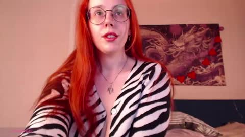 Snapshot of vanessalincum chatting on June 18, 7:08 am Vanessa follow me - I will answer you there at any time online show from June 18, 7:08 am