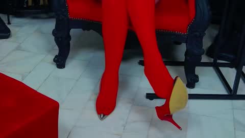 Snapshot of vanessamorningstar1 chatting on February 19, 4:44 pm Miss Vanessa online show from February 19, 4:44 pm