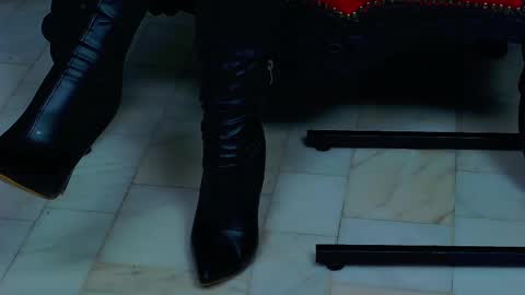 Snapshot of vanessamorningstar1 chatting on March 10, 1:10 pm Miss Vanessa online show from March 10, 1:10 pm