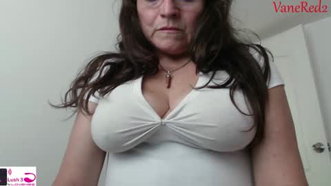 Snapshot of vanessared2 chatting on February 25, 7:47 pm Vanesared2 online show from February 25, 7:47 pm