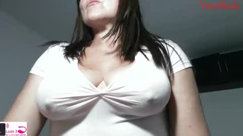 Snapshot of vanessared2 chatting on October 10, 1:04 am Vanesared2 online show from October 10, 1:04 am