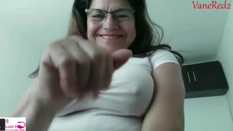 Snapshot of vanessared2 chatting on October 16, 1:45 pm Vanesared2 online show from October 16, 1:45 pm