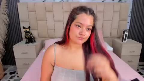 Snapshot of vanessascott_ chatting on June 21, 7:33 am vanessascott_ online show from June 21, 7:33 am