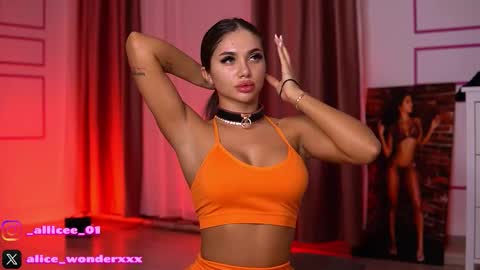 Vanessa Simon online show from February 13, 7:48 am