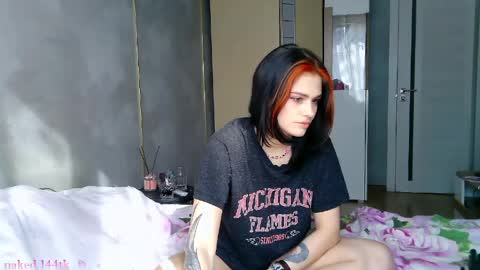 vanessatenderness online show from April 7, 9:10 am