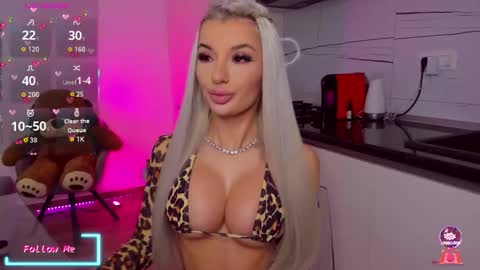 Snapshot of vanessavanne chatting on January 17, 3:28 pm Vanessa online show from January 17, 3:28 pm