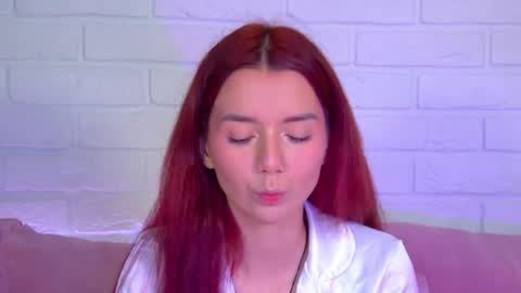 Snapshot of vanessavienne chatting on June 1, 4:31 pm VanessaVienne online show from June 1, 4:31 pm