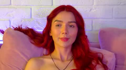 Snapshot of vanessavienne chatting on June 19, 5:17 pm VanessaVienne online show from June 19, 5:17 pm