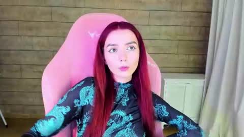 Snapshot of vanessavienne chatting on June 20, 4:54 pm VanessaVienne online show from June 20, 4:54 pm