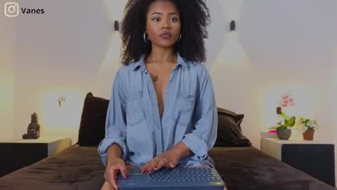 Snapshot of vanestrauss chatting on March 4, 7:32 pm New account follow me online show from March 4, 7:32 pm