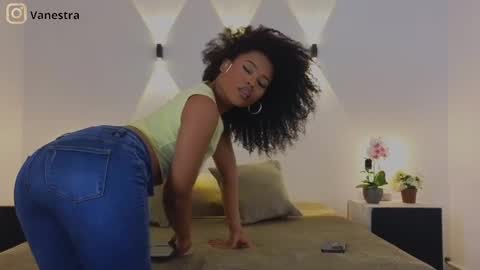 Snapshot of vanestrauss chatting on March 11, 9:04 pm New account follow me online show from March 11, 9:04 pm