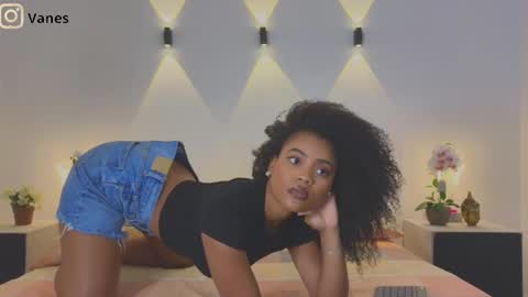 Snapshot of vanestrauss chatting on September 25, 8:45 pm New account follow me online show from September 25, 8:45 pm