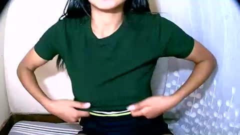 Snapshot of vanih27 chatting on June 6, 7:51 pm vanih27 online show from June 6, 7:51 pm