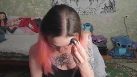 Snapshot of vanilla_arya chatting on October 23, 10:03 am Adelina online show from October 23, 10:03 am