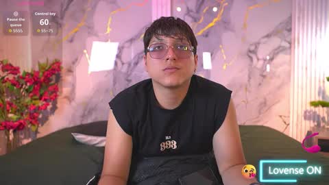 vanilla_hot_ online show from December 14, 7:29 pm