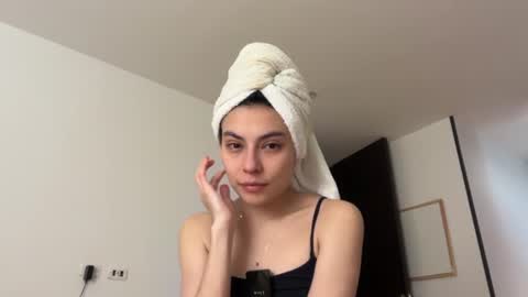 Snapshot of vanilla_velvet chatting on June 11, 1:05 am Annabet online show from June 11, 1:05 am