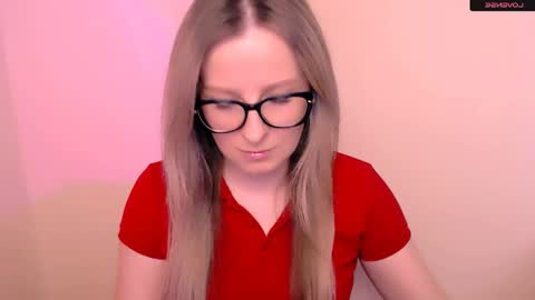 Mia online show from April 26, 10:57 am