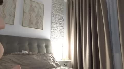 Snapshot of vanillaextasy chatting on March 20, 8:35 pm vanillaextasy online show from March 20, 8:35 pm