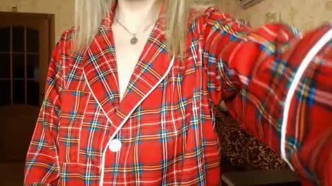 VanillaMuffin online show from January 24, 6:24 am