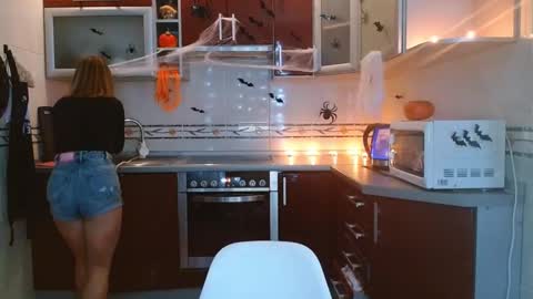 VanillaMuffin online show from October 31, 7:09 am