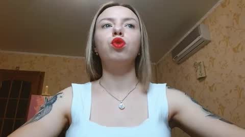 VanillaMuffin online show from November 20, 1:33 pm