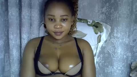 vanillavenus online show from March 1, 10:45 pm