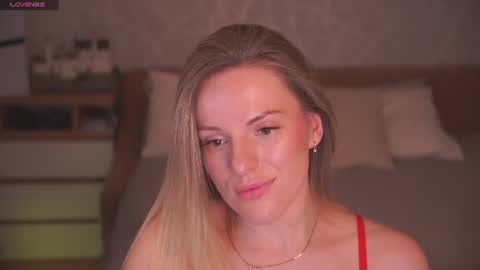 Snapshot of vanille_mystery chatting on June 22, 9:45 pm Sophie online show from June 22, 9:45 pm