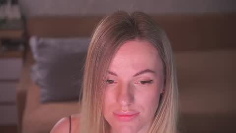 Snapshot of vanille_mystery chatting on July 7, 10:03 pm Sophie online show from July 7, 10:03 pm