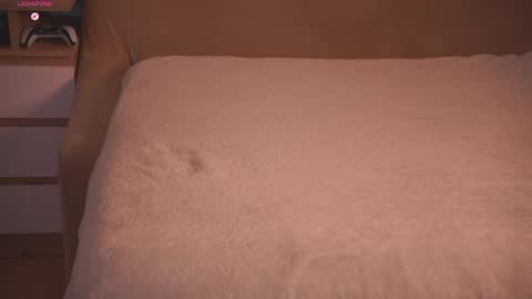 Snapshot of vanille_mystery chatting on July 9, 9:08 pm Sophie online show from July 9, 9:08 pm