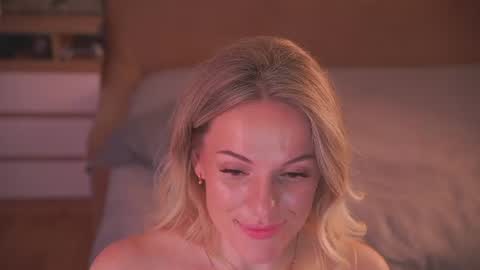 Snapshot of vanille_mystery chatting on July 14, 2:05 am Sophie online show from July 14, 2:05 am