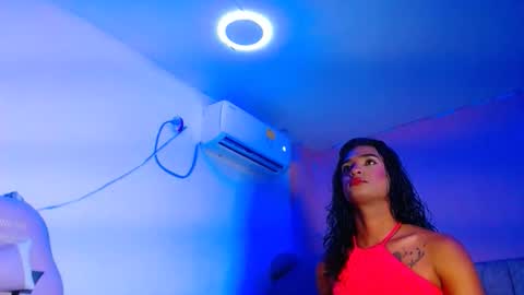 Snapshot of vannesa01 chatting on April 7, 7:47 pm vannesa01 online show from April 7, 7:47 pm