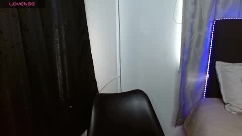 Snapshot of vannesweet_ chatting on October 24, 7:54 pm vane online show from October 24, 7:54 pm