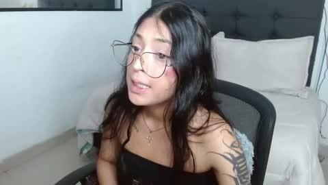 Snapshot of vannesweet_ chatting on November 6, 8:21 pm vane online show from November 6, 8:21 pm