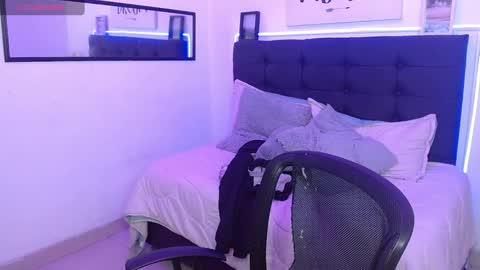 Snapshot of vannesweet_ chatting on November 8, 8:07 pm vane online show from November 8, 8:07 pm