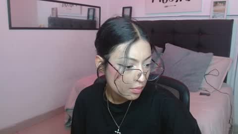 Snapshot of vannesweet_ chatting on November 9, 8:07 pm vane online show from November 9, 8:07 pm