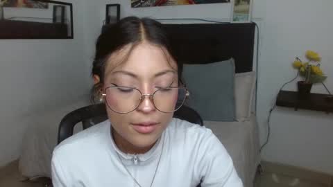 Snapshot of vannesweet_ chatting on November 14, 8:18 pm vane online show from November 14, 8:18 pm